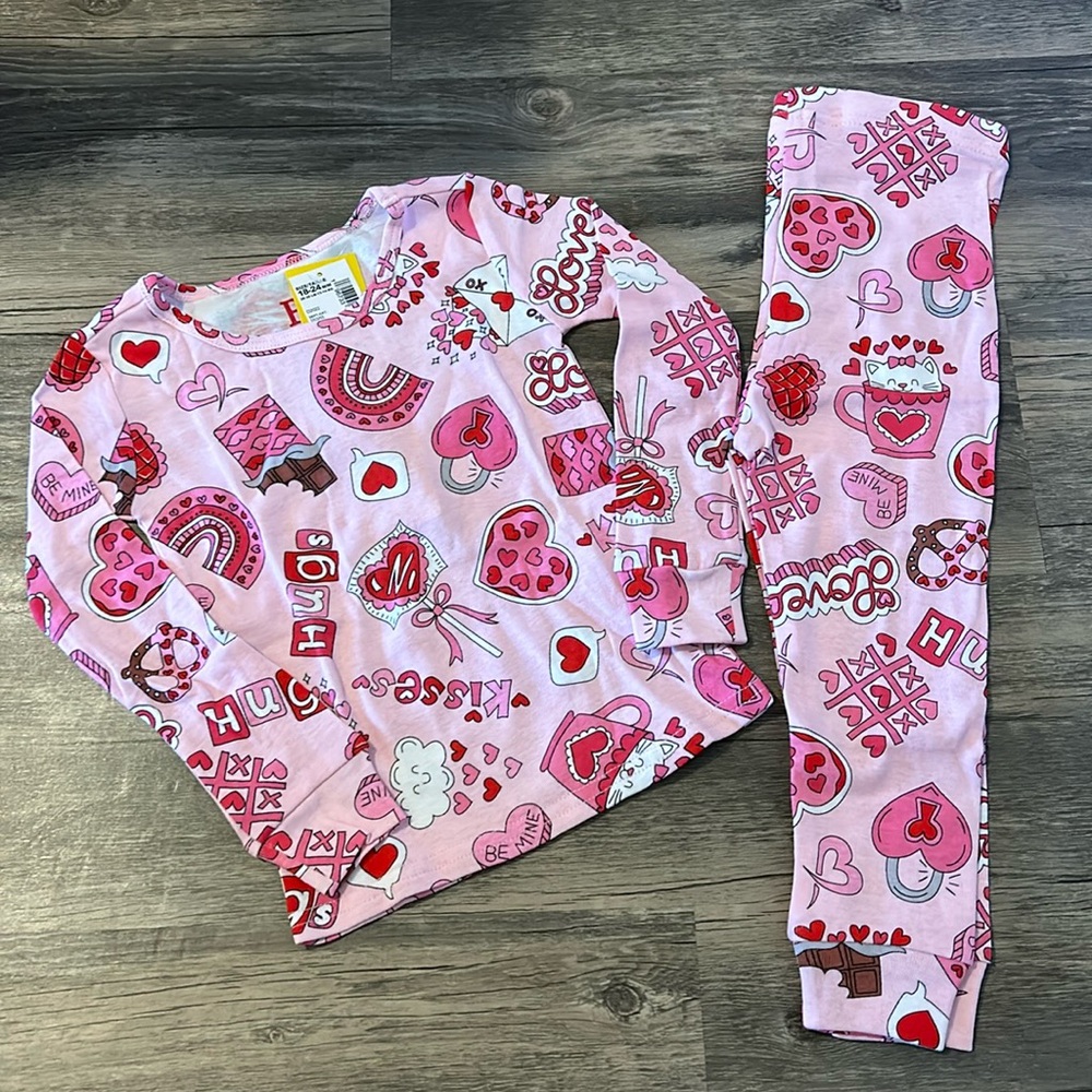 NWT 18-24 months Valentine's Day pajamas